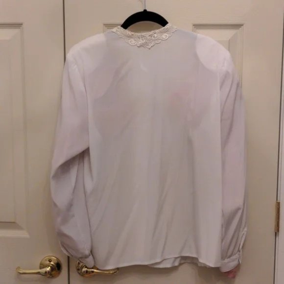 Impressions Cream colored button down Blouse - Picture 3 of 4